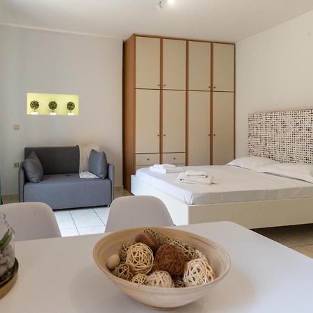 Casa Isabella Apartment Kalamata Bagian luar foto